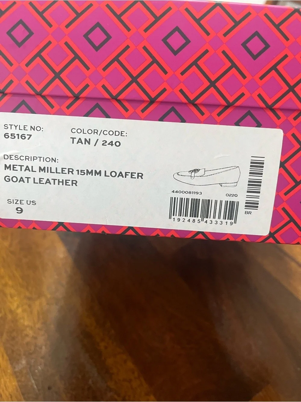 Tory Burch Tan Leather Loafers with Gold Logo Medallion 9